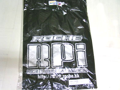Rocheロゴ入りTシャツ（ブラック、Lサイズ）